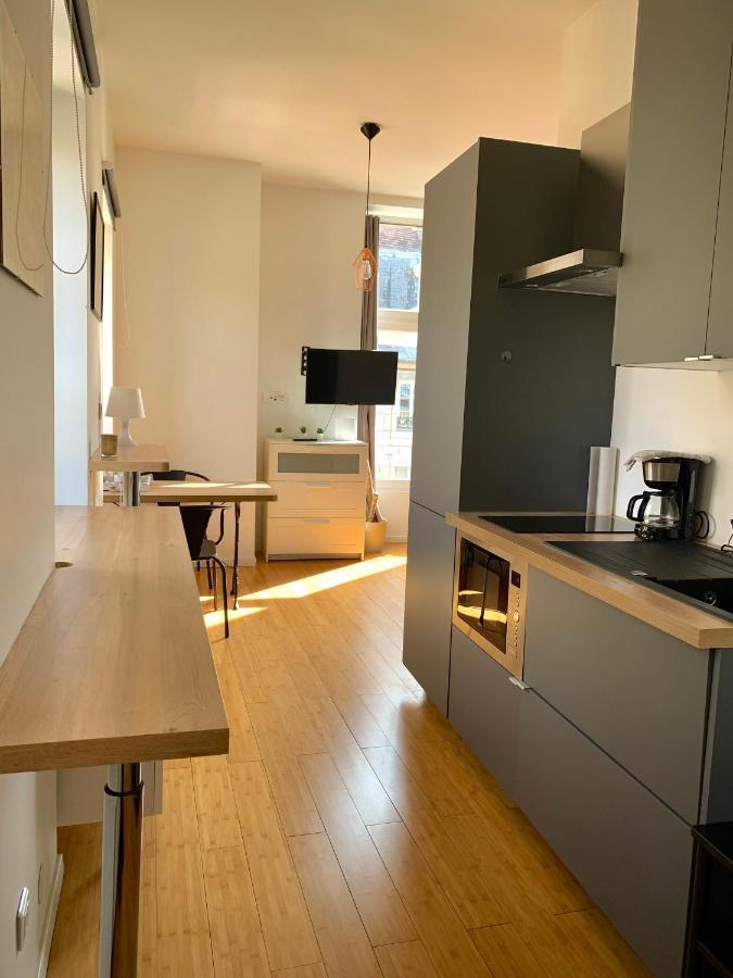 Les Fabuleux Appartements Du Coeur De Ville - Place Victor Hugo Besançon Exterior foto