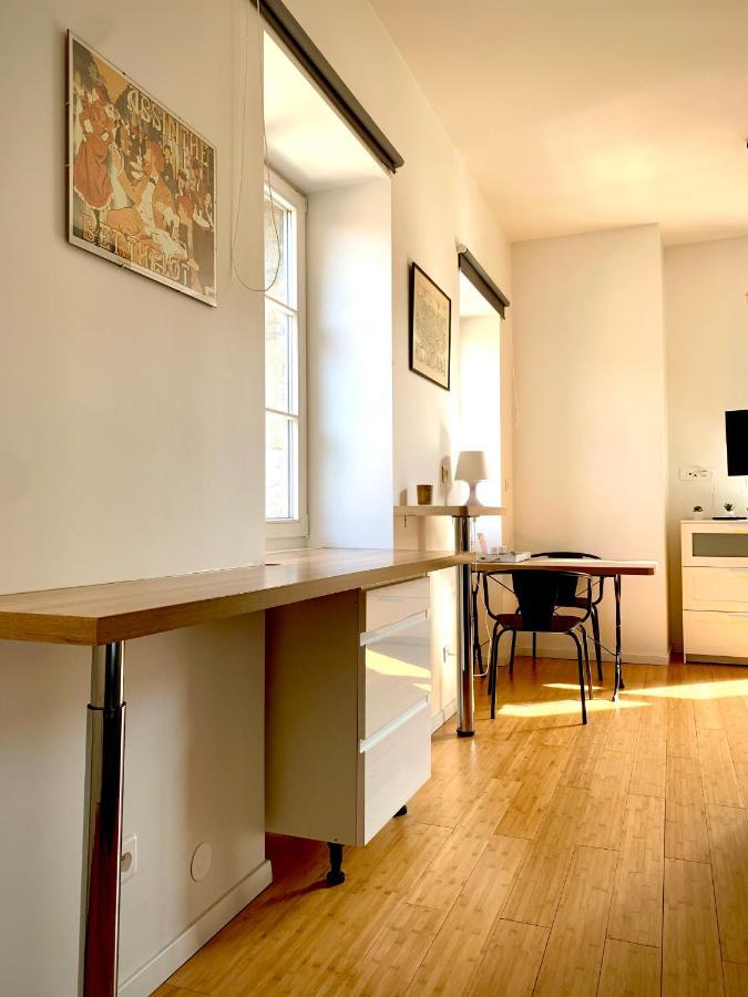 Les Fabuleux Appartements Du Coeur De Ville - Place Victor Hugo Besançon Exterior foto